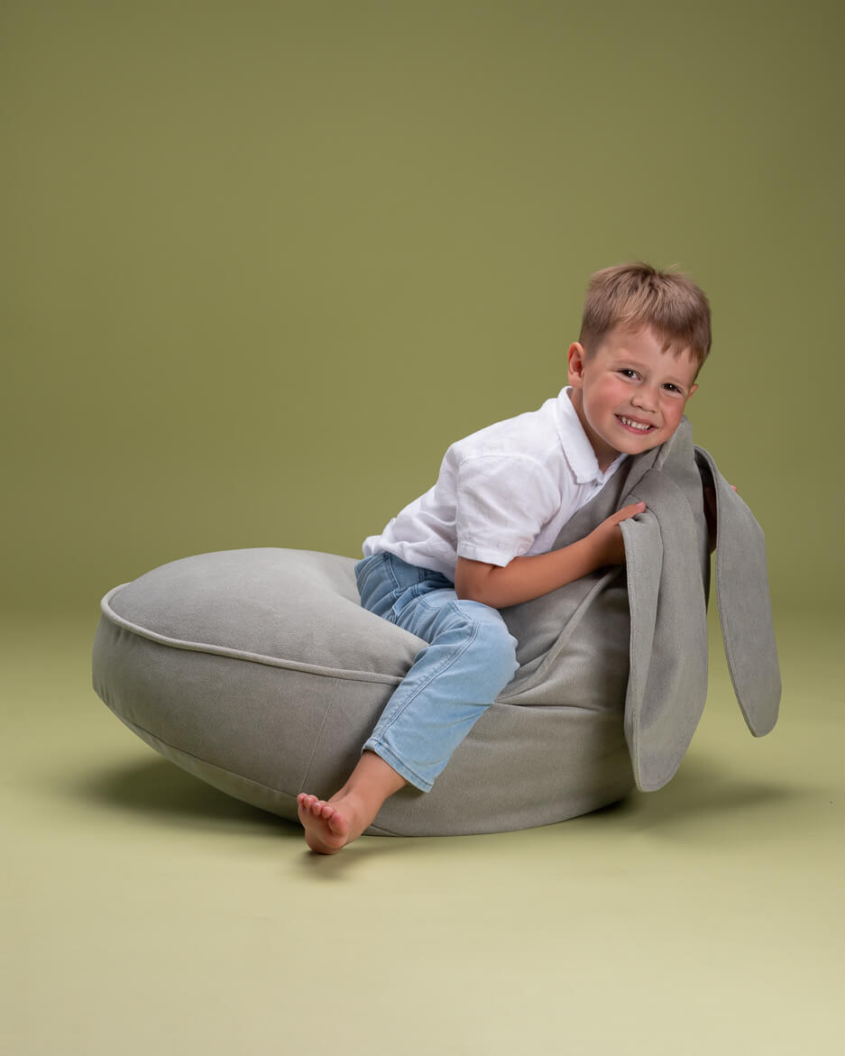 Wigiwama Sitzsack Kaninchen - Misty Green Velvet – Bild 3