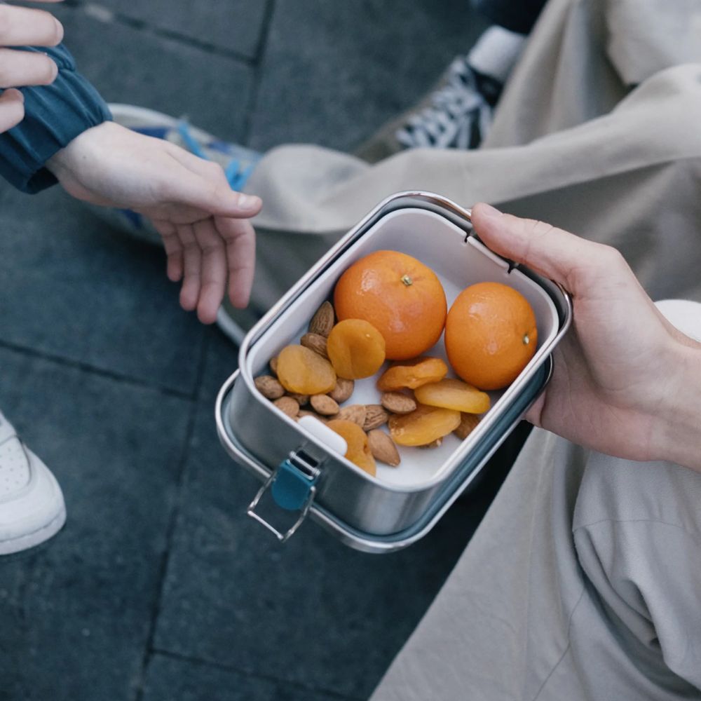 Ekobo RVS lunchbox met voedsel