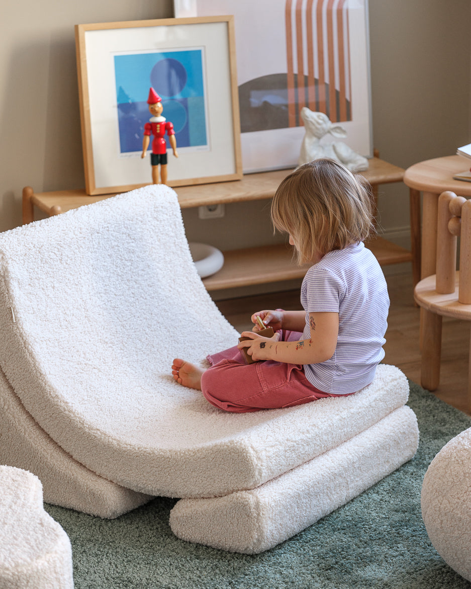 Wigiwama Moon Chair - Cream White Teddy – Bild 2