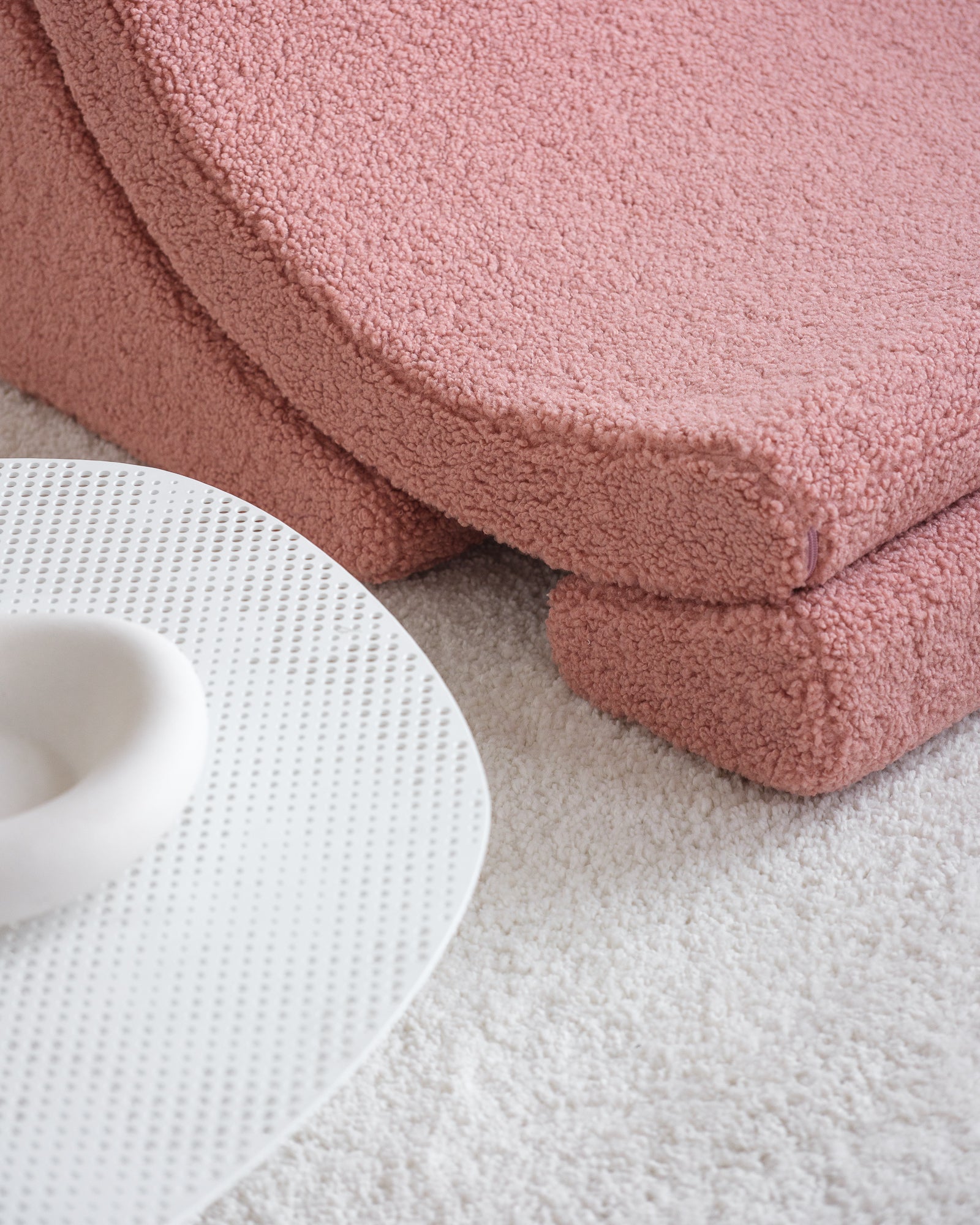 Wigiwama Moon Chair - Pink Guava Teddy – Bild 4